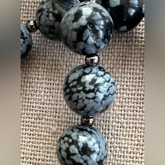 22-1/2 inch Snowflake Obsidian Gemstone bead necklace NWOT - Picture 5 of 10